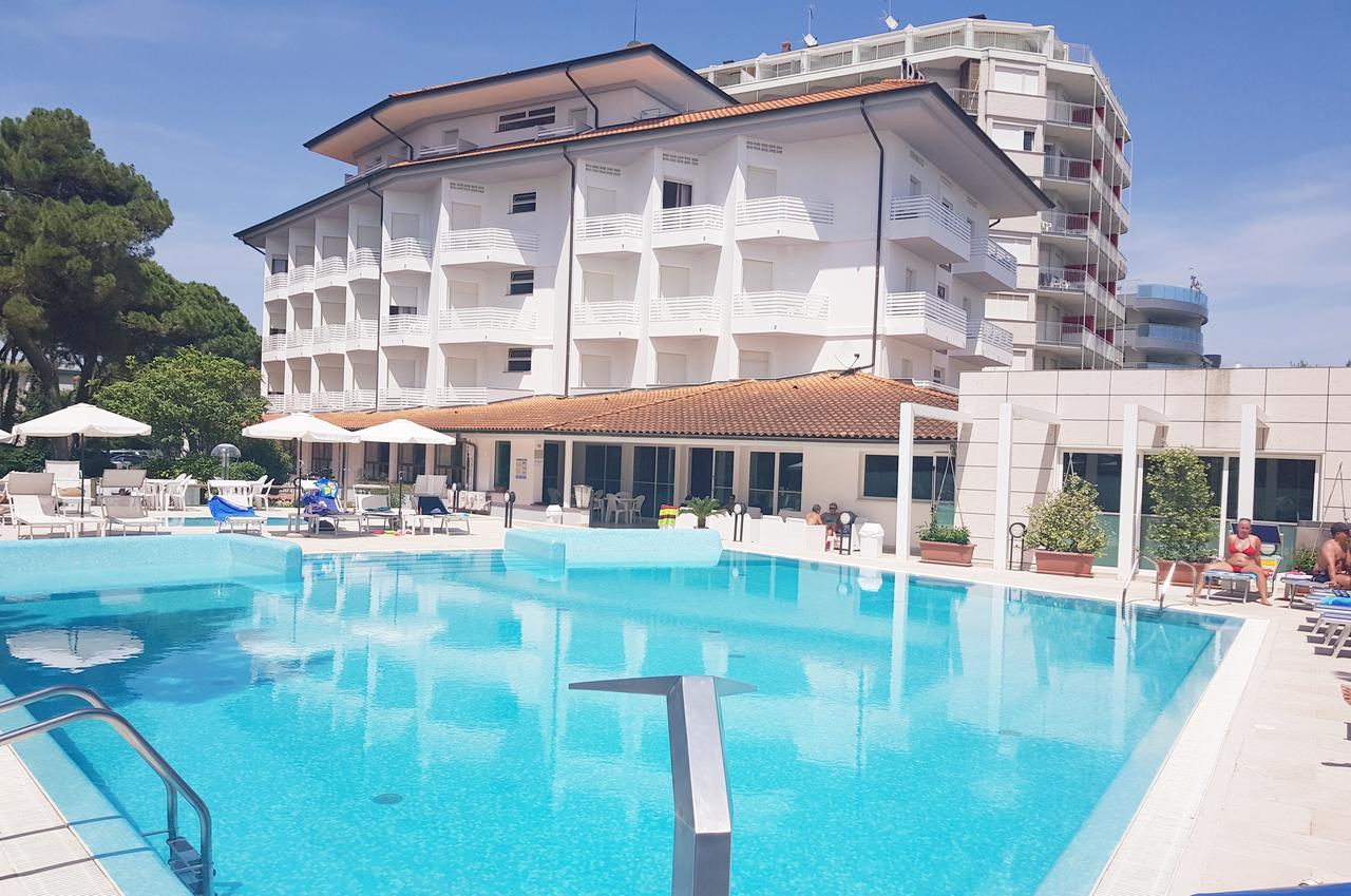 Hotel Bristol Lignano Sabbiadoro Eksteriør bilde